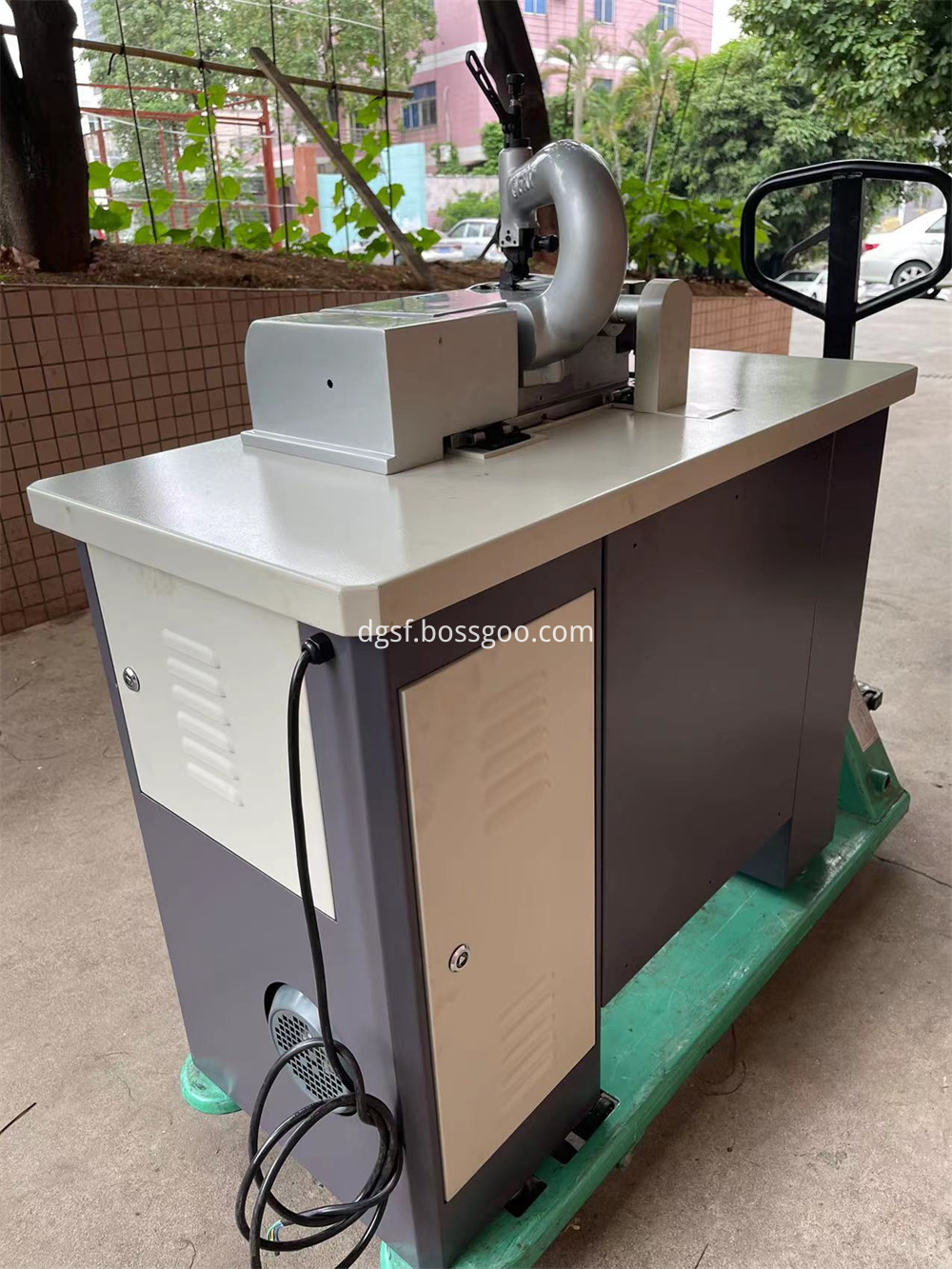 Heavy Duty Skiving Machine
