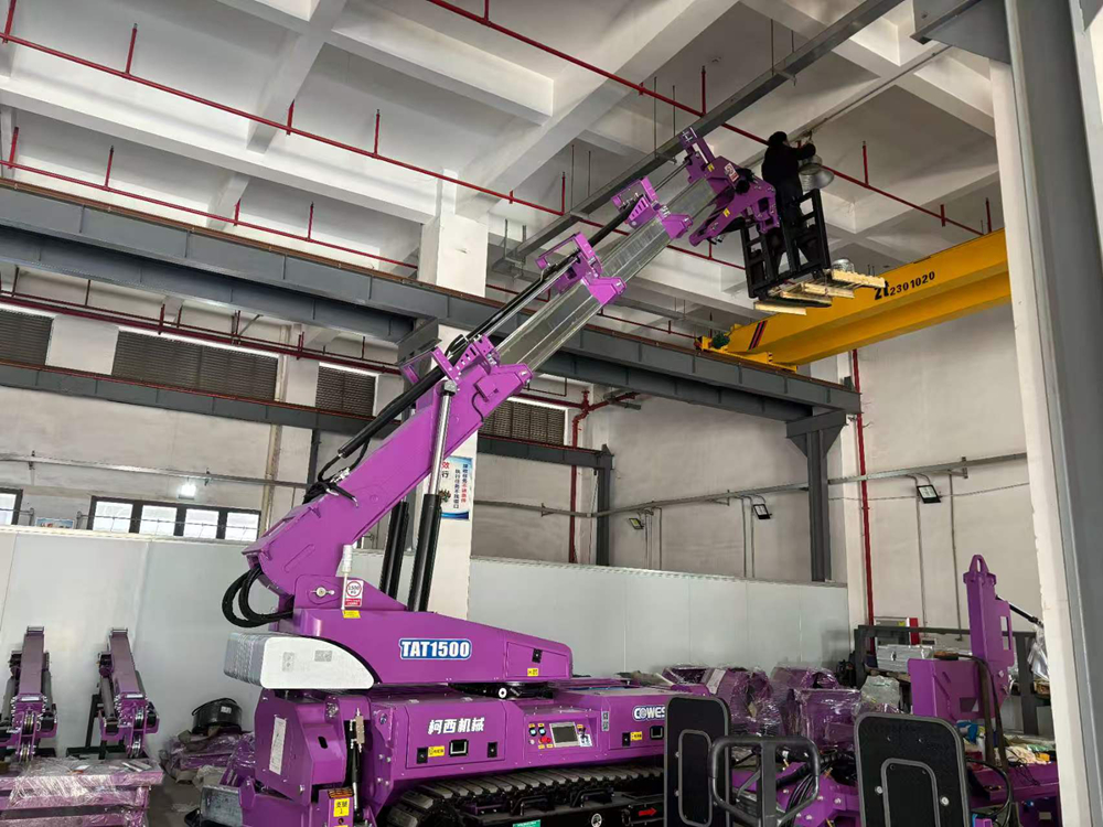 1500kg Glazing Robot, tracked, LFP battery