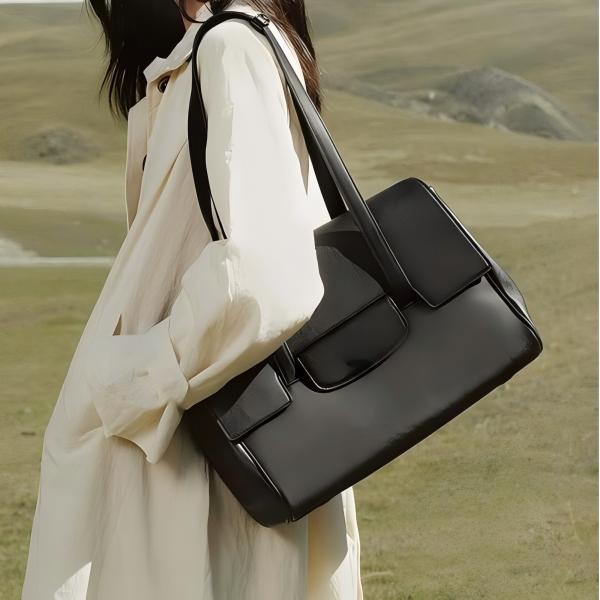 Stylish Large Capacity Leather Bag for Ladies