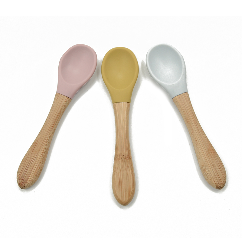 2PCS Baby Spoons BPA Free Soft Silicone Tip Eco-friendly Bamboo Baby Feeding Spoon Scoop Easy Grip Handle Toddlers Infant Gifts