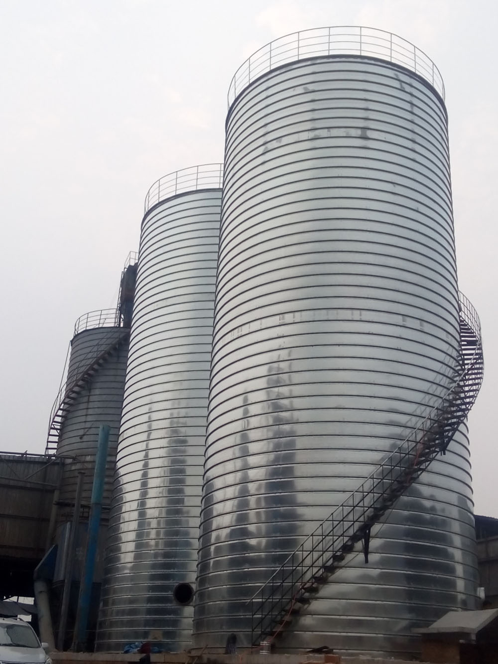 Fly ash storage for building materials