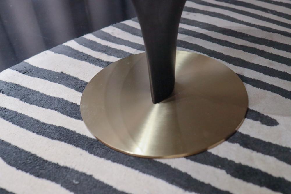 Black Coffee Table with Modern Style