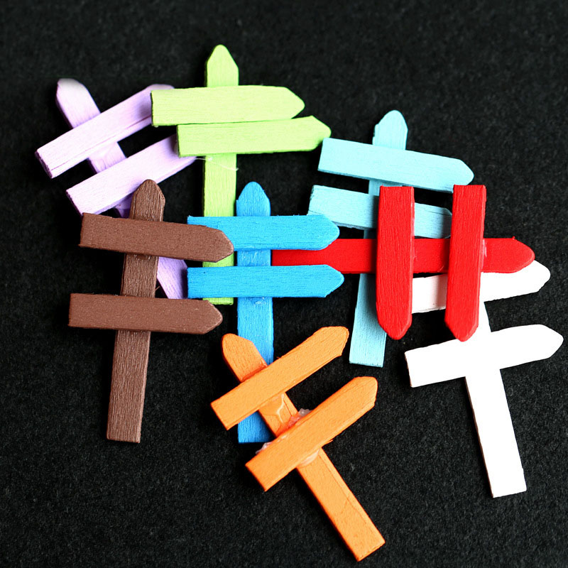 20PCS Artificial Miniature Fingerpost Wood Crafts Colorful Street Sign DIY Tools Crafts Making Signpost Art Gift