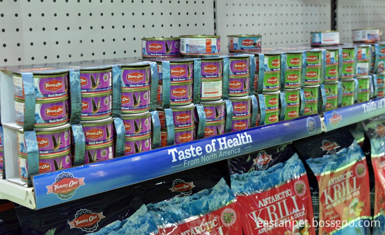 wet food for dogs and cats