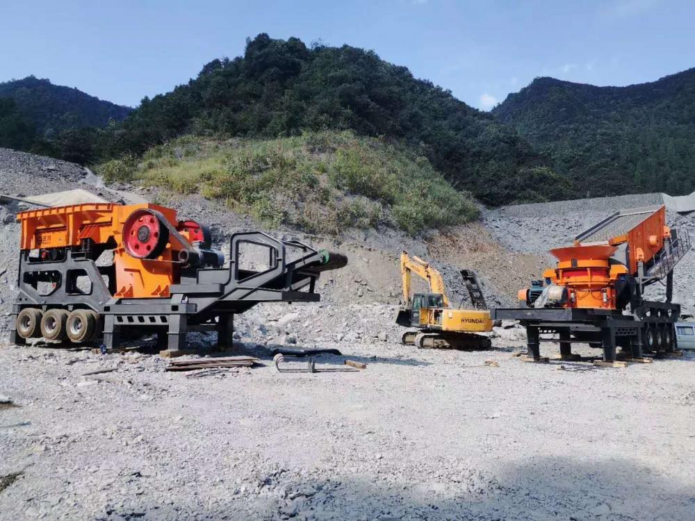 Ship Type Mobile Crushing Station Field Work