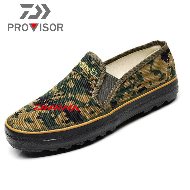 2020 Daiwa Men's Outdoor Fishing Wear Shoes Mountaineering Non-slip Fashion Camouflage Shoes Wild Waterproof Fishing Shoes