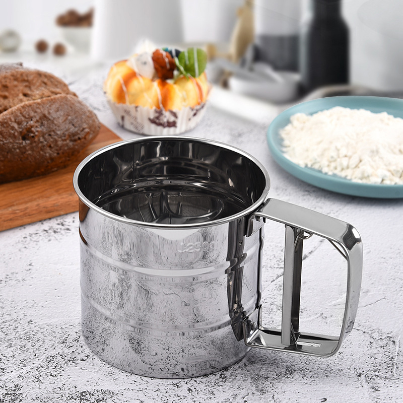 Handheld Flour Shaker Stainless Steel Mesh Sieve Cup Icing Sugar Bake Tool Hand-pressed Hand-pressed Bakery Equipment