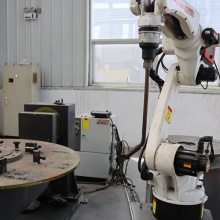 Robot automatic welding workstation