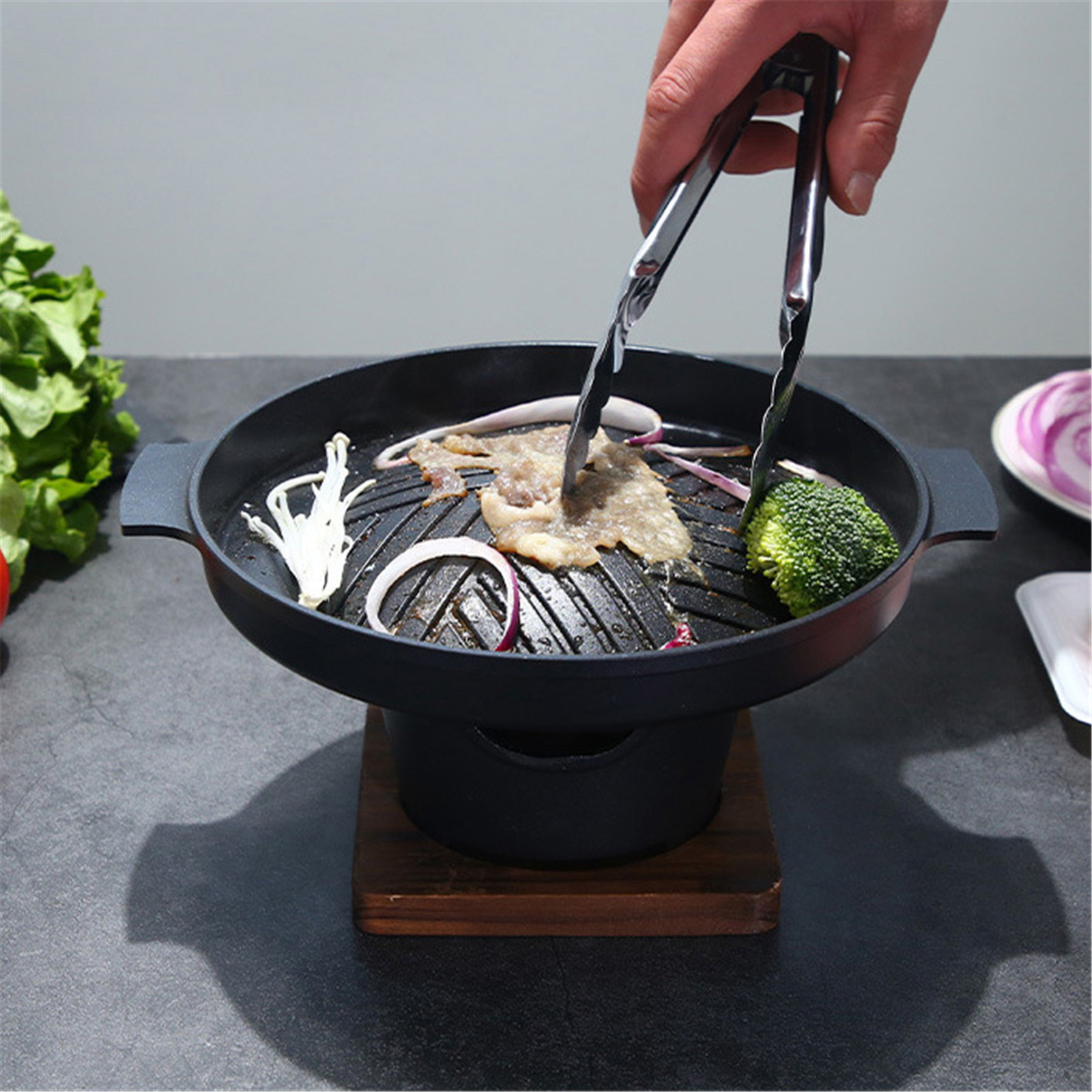 Non-Stick Korean BBQ Grills Round Pan Barbecue Grill for Outdoor Portable DIY BBQ Accessories Alcohol Grill Household BBQ Tools