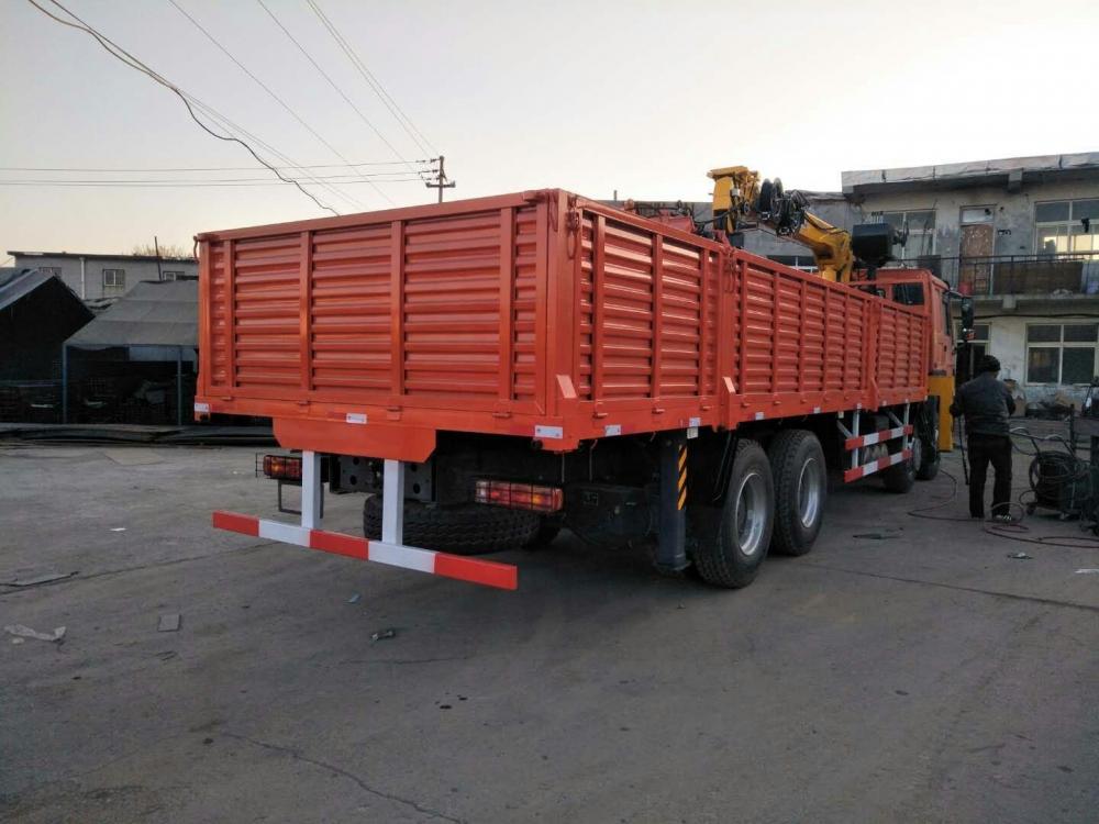 14ton Telescopic Boom Truck Mounted Crane