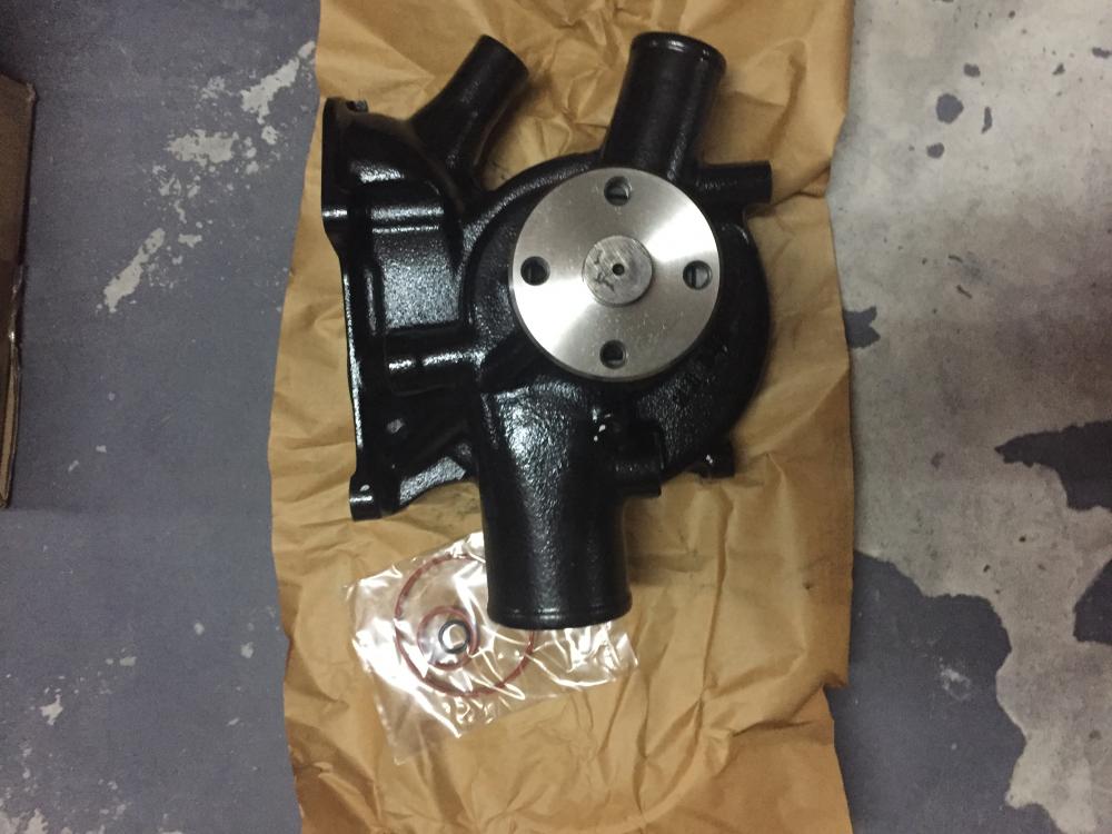 Water Pump ME995234 For 6D24 engine