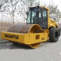 Shantui SR18 machine single drum vibratory road roller