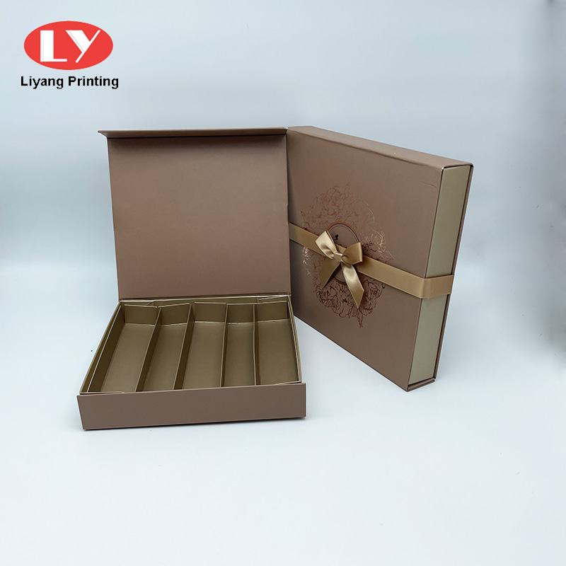 Box With Paper Insert Jpg