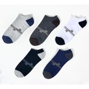 Custom-made cheap sports socks for men