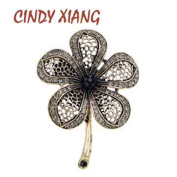 CINDY XIANG Rhinestone Hollow-out Flower Brooches For Women Vintage Elegant Pin 2 Colors Available Winter Jewelry