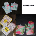Kitchen Oven Insulation Gloves Insulated Gloves Cute Dog Pug Microwave Oven Mitt and Insulation Pot Pad Set Home Supplies