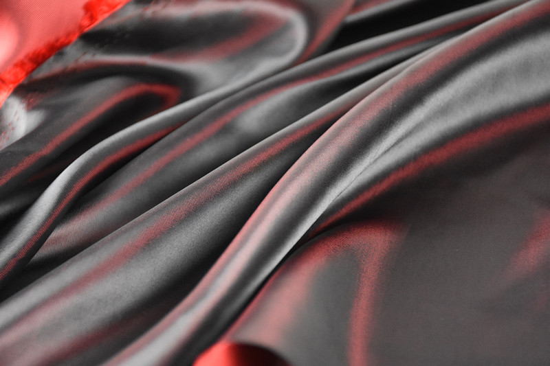 Black and Red Two-color Rayon Acetate Anti-static Fabric Anti-static Soft and Slippery Garment Lining Designer High-end Fabric