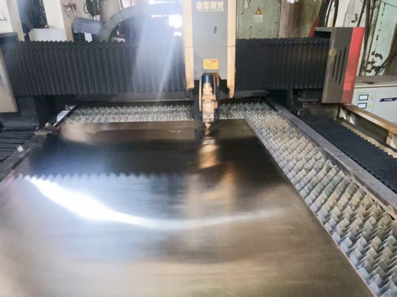 Laser cutting
