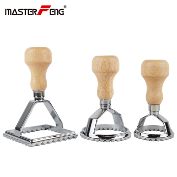 Classical Italian Round and Square Pasta Cutter Kitchen Pasta Mold Tool Ravioli Stamp Cutter With Beach Wooden Handle