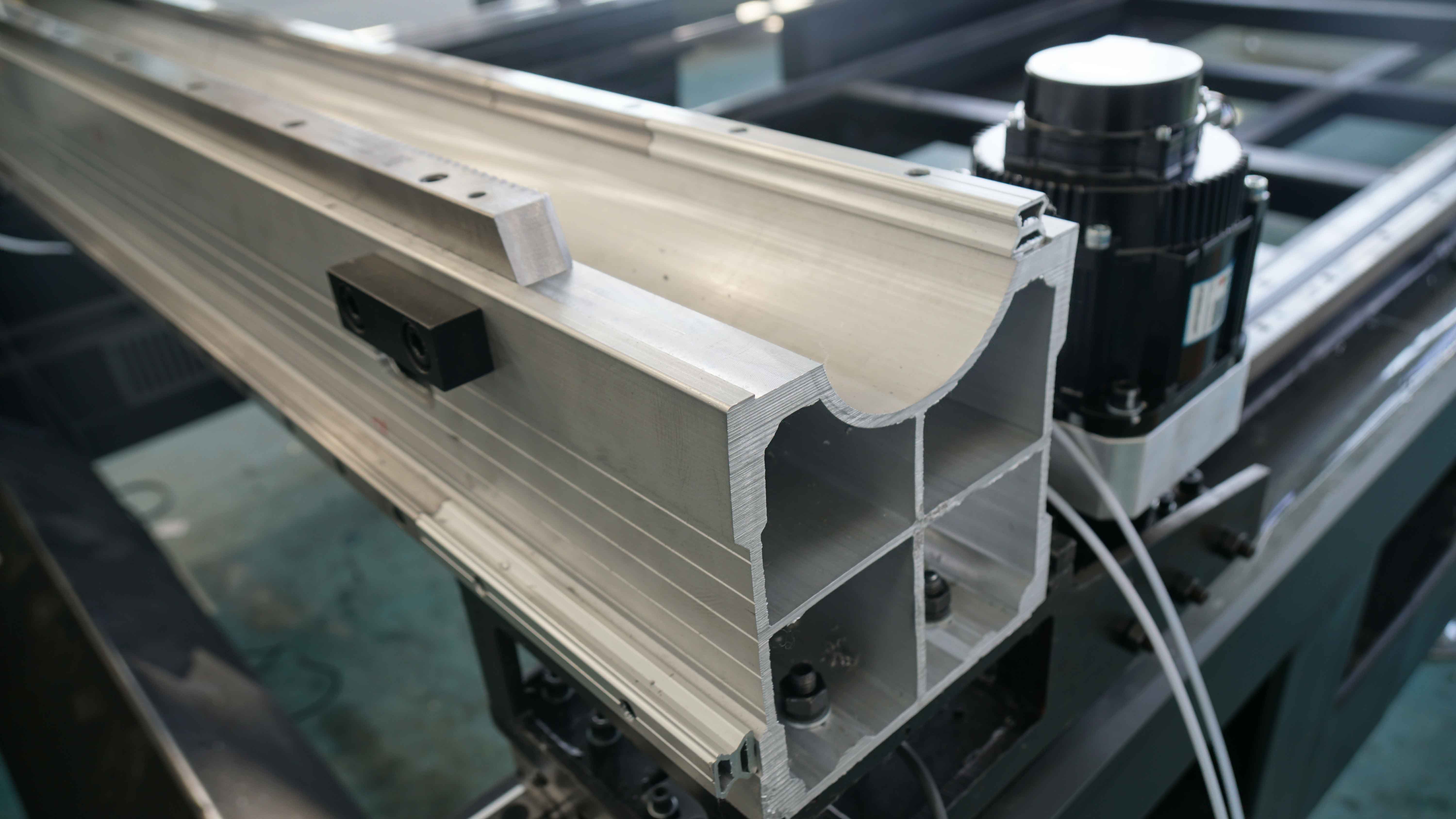 laser cutting machine