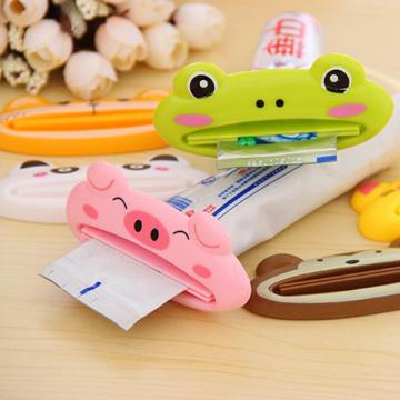 Toothpaste Squeezers Cartoon Toothpaste Extruder Squeezer Cleanser Squeezer Dispenser Rolling Holder Bathroom Accessories