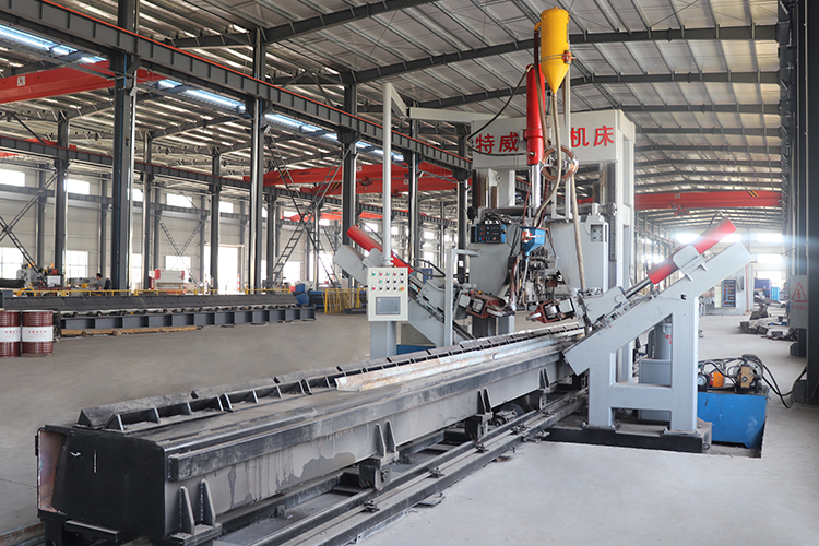 Automatic Welding And Seaming Integrated Machine