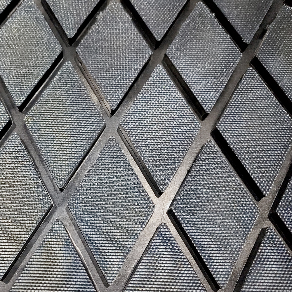 Special rubber sheet for belt conveyor roller