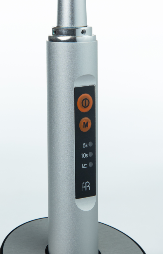 Curing light