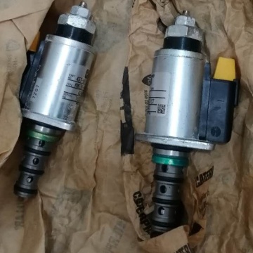 CAT Original Solenoid Valve 457-9878