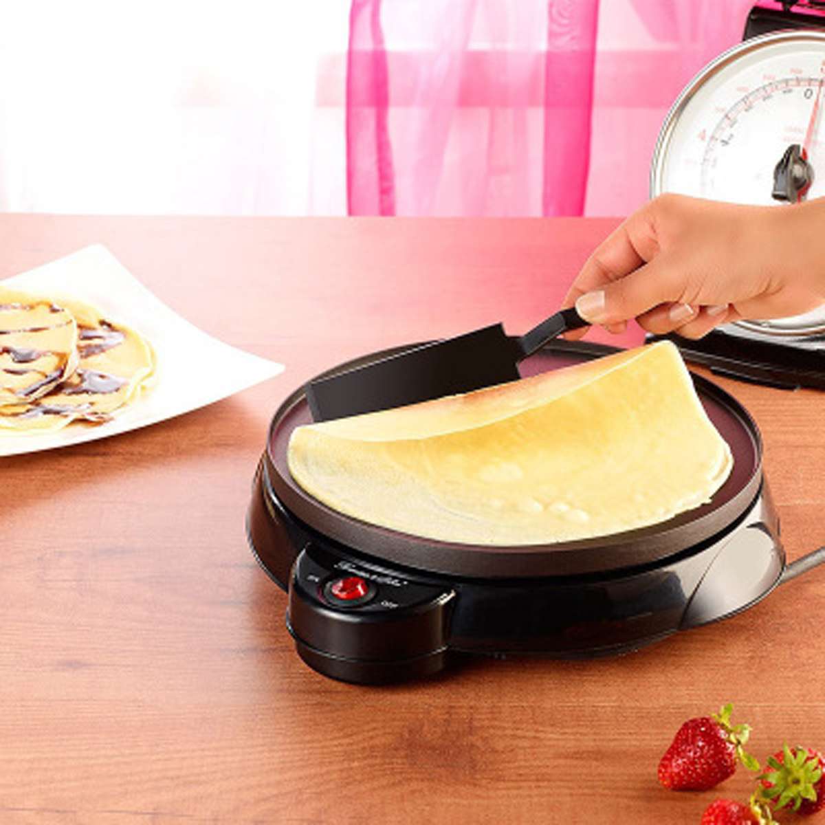 220V 650W Household Non-Stick Crepe Maker Pan Electric Pancake Cake Machine Frying Griddle Portable Kitchen Baking Tool +Turner