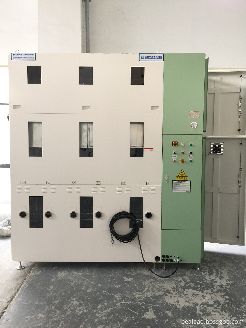 Automated blanket filling machine