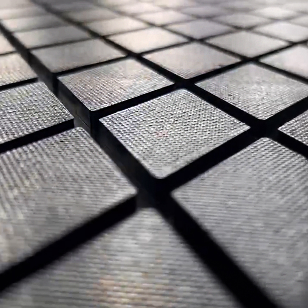 Diamond shaped rubber plate
