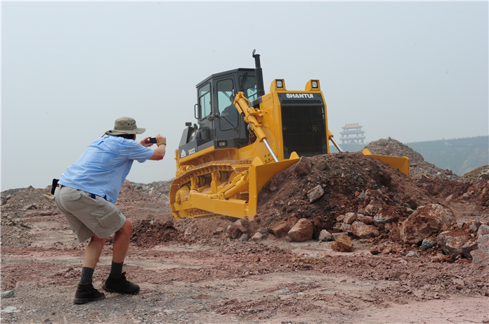 Road construction machinery Shantui SD22 crawler bulldozer