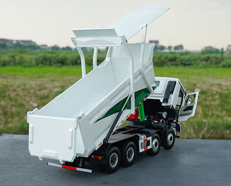 1:24 Diecast Foton Daimler Auman GTL Dump Truck Model, 1:24 diecast slag truck miniature with small gift