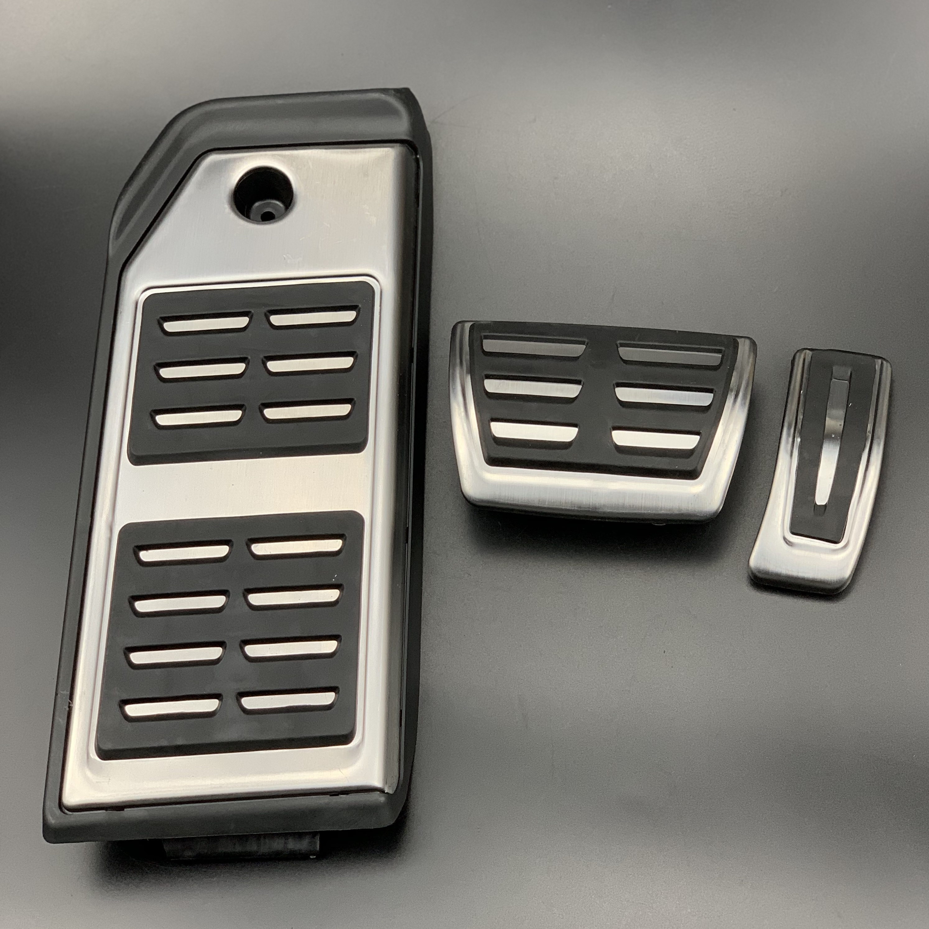 Car Accessories Fuel Accelerator Brake footrest Pedals Plate For Audi Q7 SQ7 Q8 (2016-2019 ) For Porsche Cayenne 2018-2019
