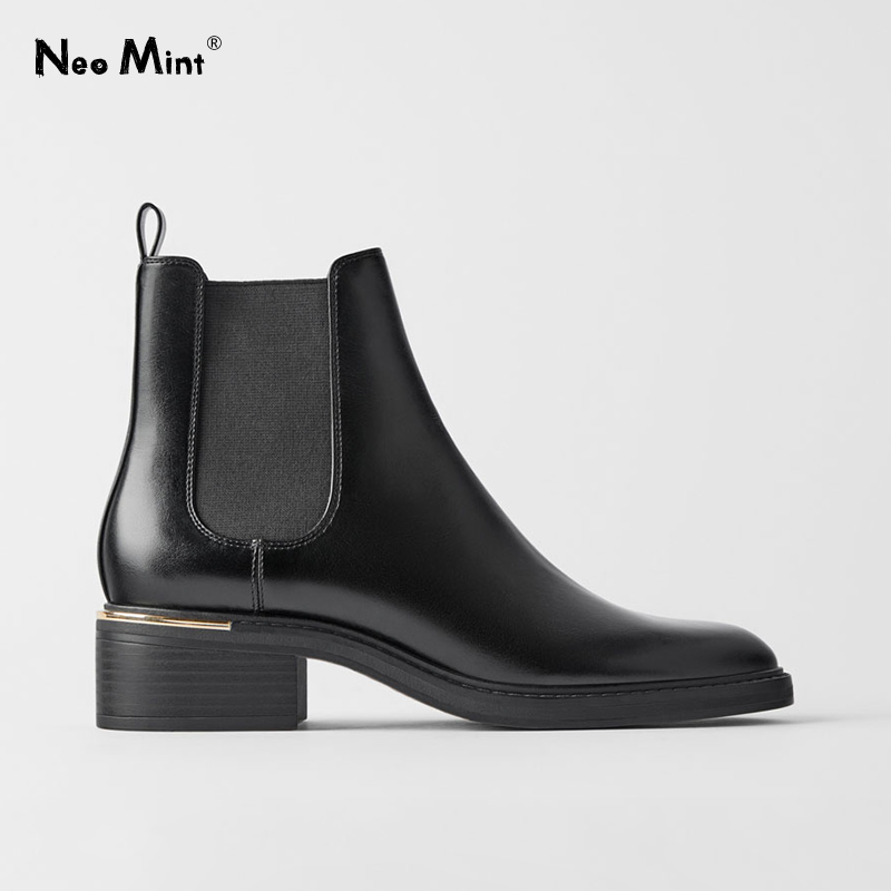 2020 New Black Leather Boots Women Metal Decoration Med Heels Ladies Chelsea Boots Round Toe Ankle Boots for Women Winter Shoes