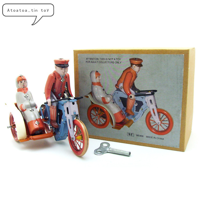 Vintage Retro Tricycle Tin toy Classic Clockwork Mechanical Wind Up Tricycle bike Tin Toy For Adult Kids Collectible Gift