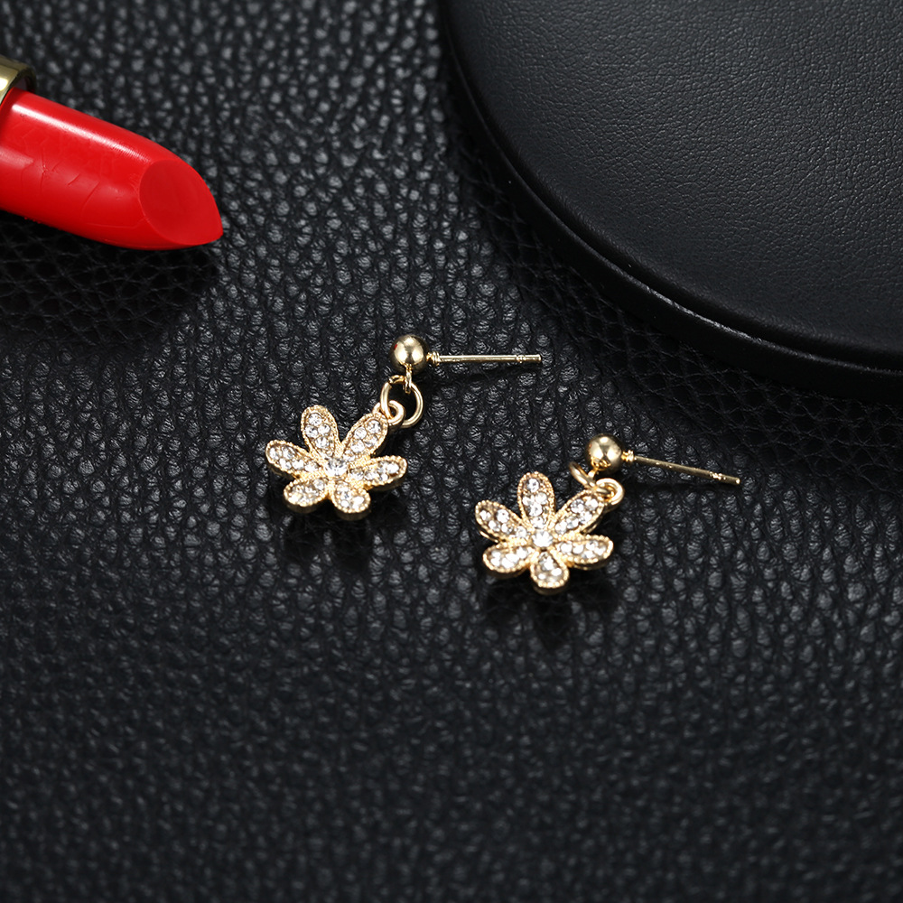 New Style Earrings, Feminine And Fresh Plum Earrings, Simple And Fashionable Wild Inlaid AAA Zircon Flower Earrings