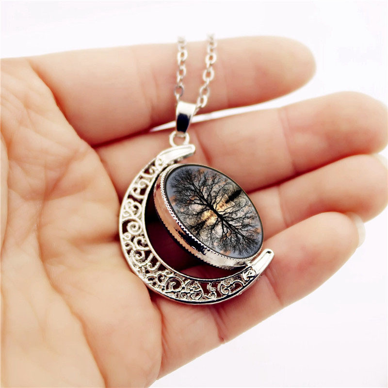 Fashion Moon Glass Dome Double Side Rotate Charm Wolf Whistling Month Jewelry Pendant Necklace Women Clavicle chain Accesories