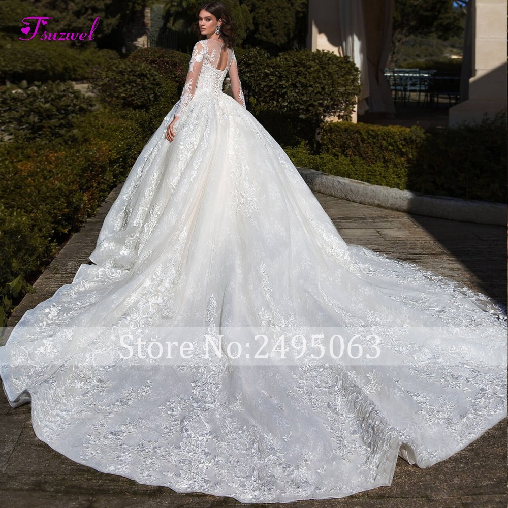 Glamorous Long Sleeve Appliques Chapel Train Ball Gown Wedding Dress 2020 Luxury Beading Scoop Neck Lace Up Princess Bridal Gown