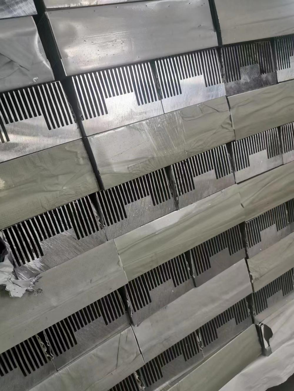 guangyuan aluminum co., ltd Aluminum Extruded Heat Sink Aluminum Extrusion Alloy Aluminum Extrusion for Sale