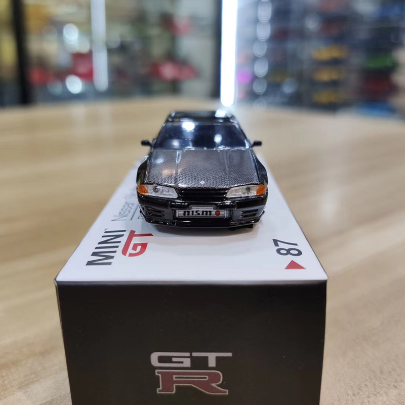 Diecast 1: 64 MINI Alloy Car Model R32 GT Vehicle Metal Children's Toy Simulation Collection Decoration Display Gift Souvenir