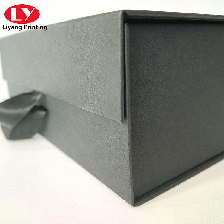 Food Box With Ribbon