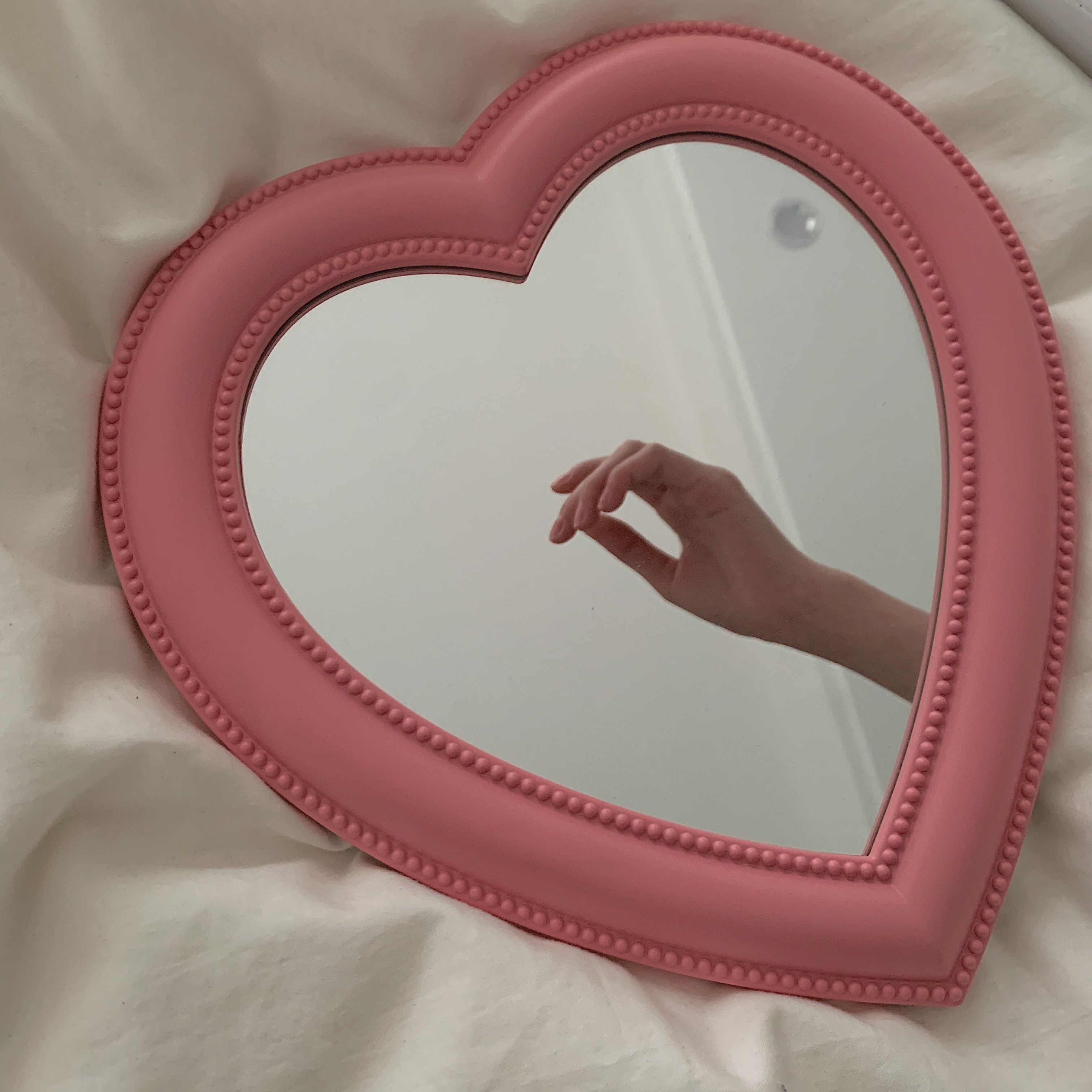 INS Love Mirror Desktop Vanity Mirror Wall Makeup Mirror Mounted Dual-Use Girl Room Wall Decoration Heart-Shaped Mirror