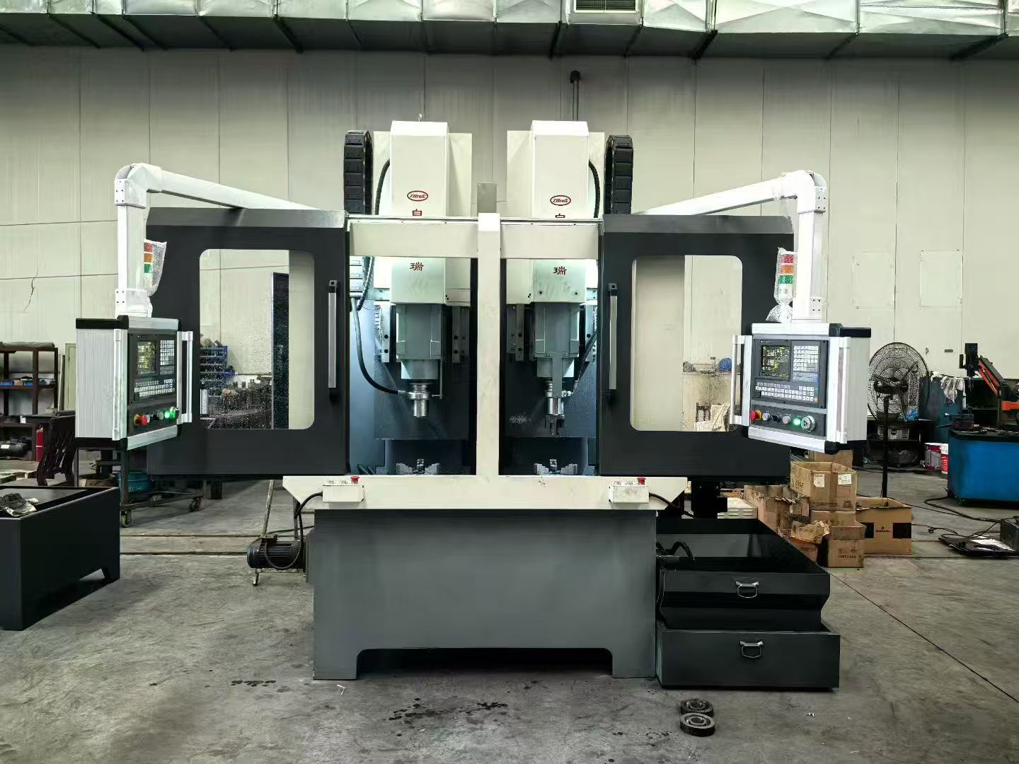 Violent drilling machine