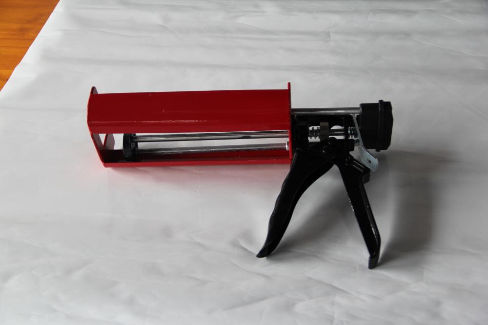 silicone gun caulking gun