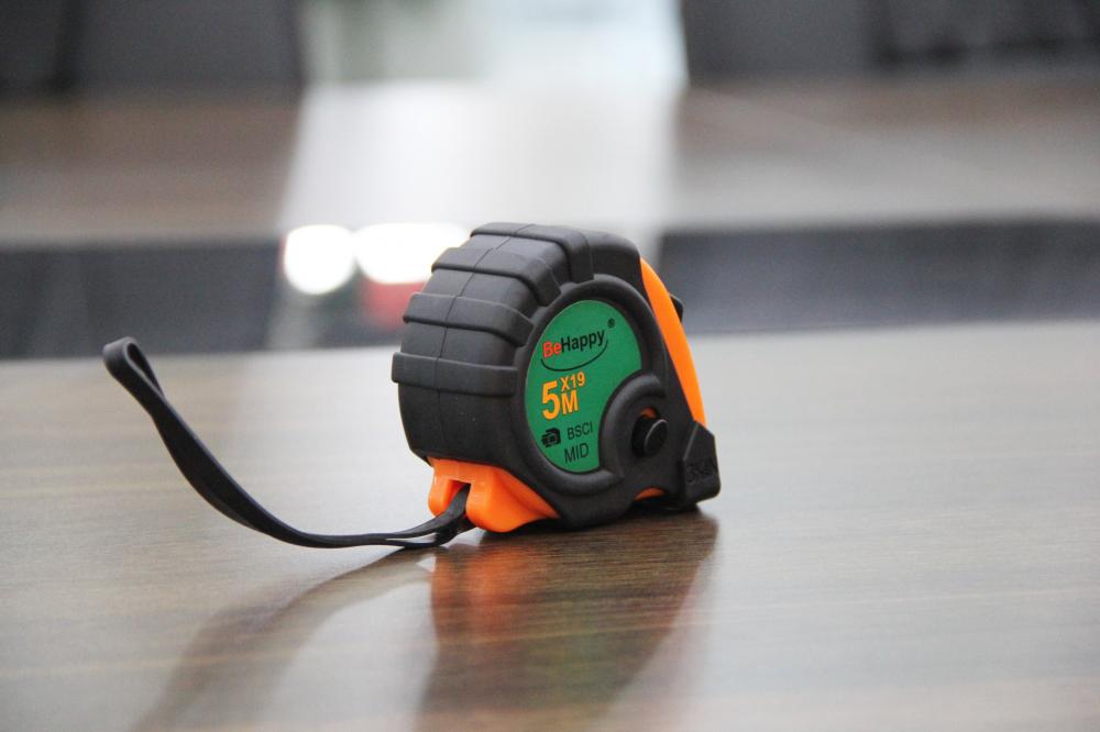 automatic tape measure