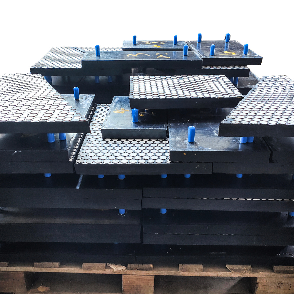 Flame retardant composite panels