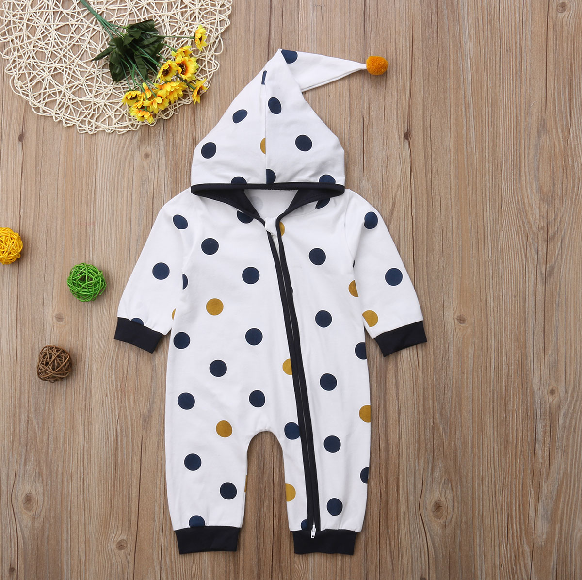 2018 Brand New Newborn Infant Baby Girls Boys Autumn Winter Romper Long Sleeve Cuspate Hooded Zipper Dot Jumpsuit Playsuit 0-24M