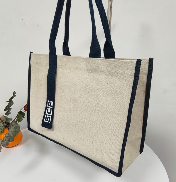 Streamer canvas three-dimensional tote bags